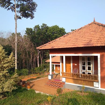 Tranquil Farms Villa Manimala Ngoại thất bức ảnh